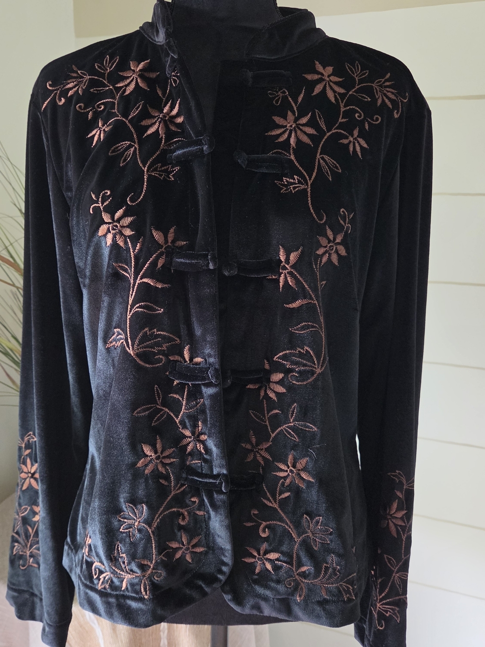 Y2K Vintage Coldwater Creek Black Velvet Floral Artisan Boho Frog Loop Jacket